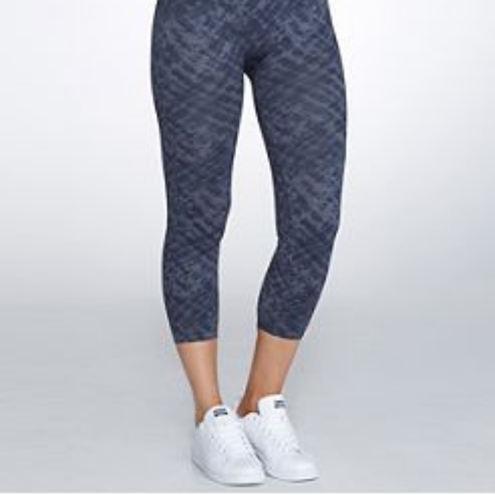 Spanx Cropped Look at Me Now Seamless Leggings, L